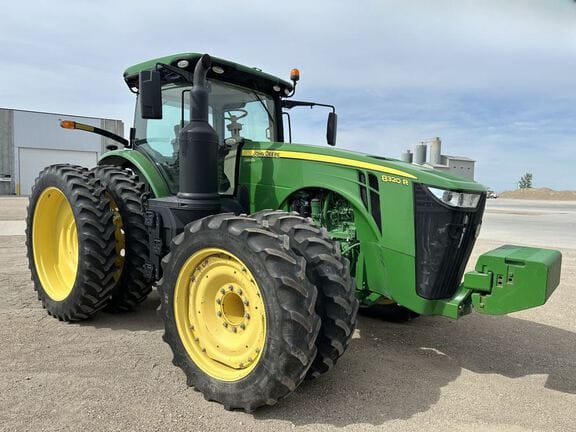 2018 John Deere 8320R Equipment Image0