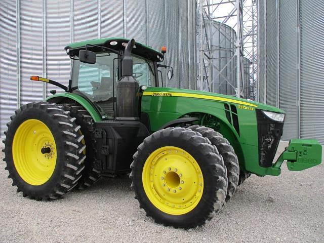 Image of John Deere 8320R equipment image 1