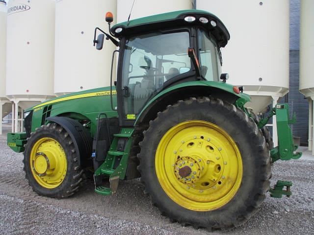 Image of John Deere 8320R equipment image 4