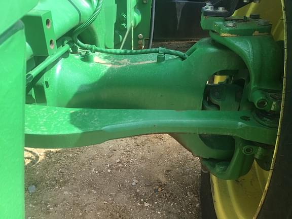 Image of John Deere 8320R equipment image 3