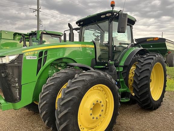 Image of John Deere 8320R equipment image 1