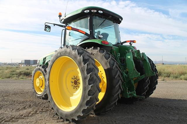 Image of John Deere 8320R equipment image 3