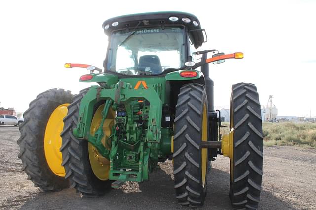 Image of John Deere 8320R equipment image 4