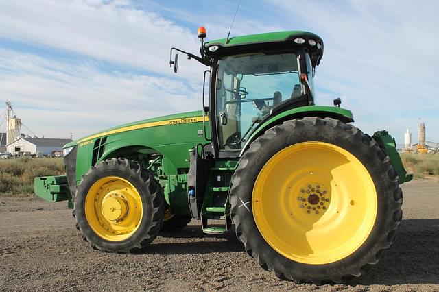 Image of John Deere 8320R equipment image 2