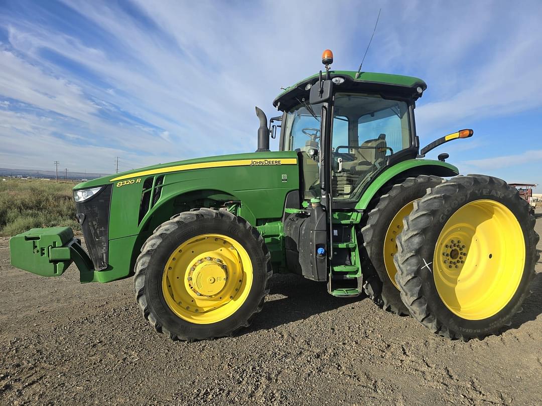 Image of John Deere 8320R Primary image