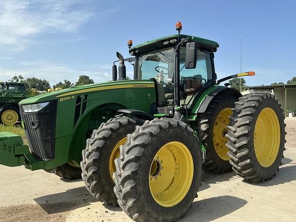 Image of John Deere 8320R equipment image 2