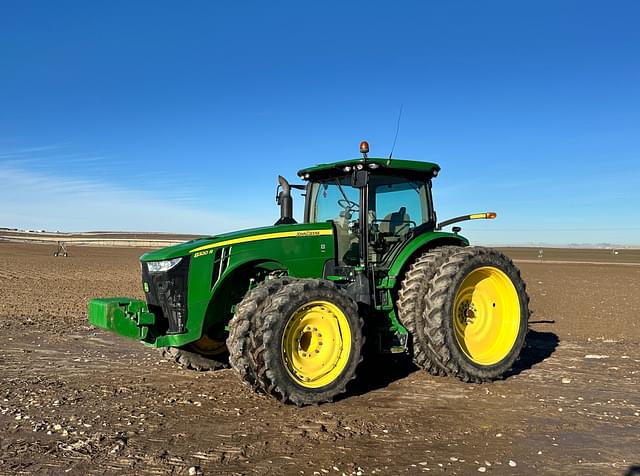 Image of John Deere 8320R equipment image 1