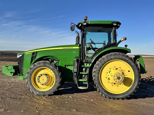 Image of John Deere 8320R equipment image 4