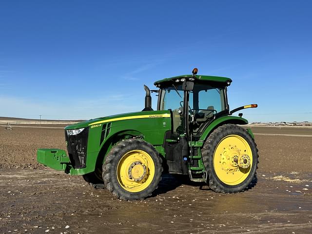 Image of John Deere 8320R equipment image 2