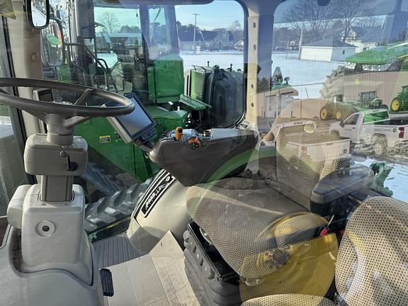 Image of John Deere 8320RT equipment image 1