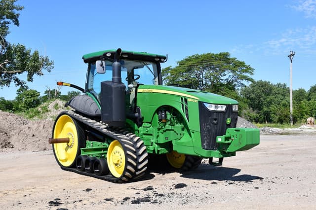 Image of John Deere 8320RT equipment image 3