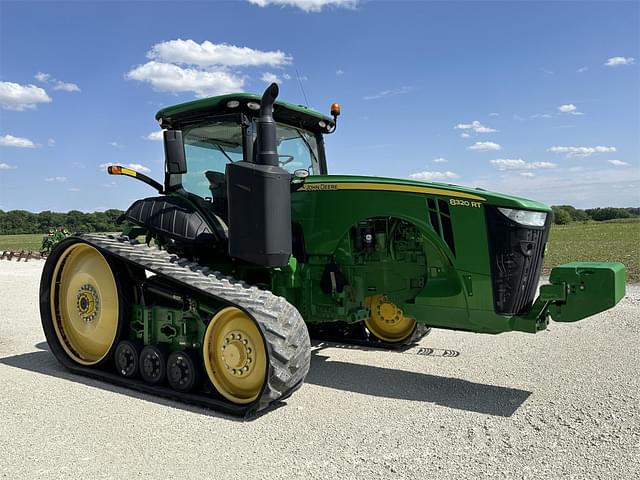 Image of John Deere 8320RT equipment image 2