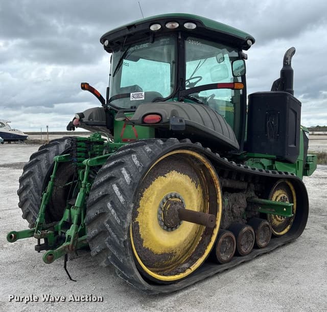 Image of John Deere 8320RT equipment image 4