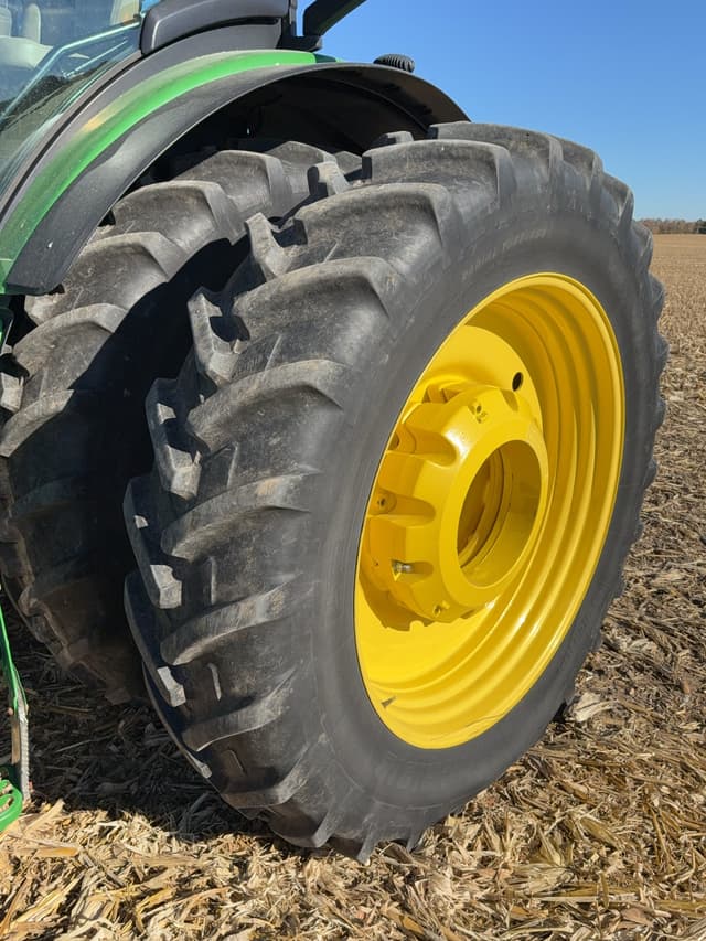 Image of John Deere 8345R equipment image 4