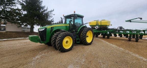 Image of John Deere 8345R equipment image 3