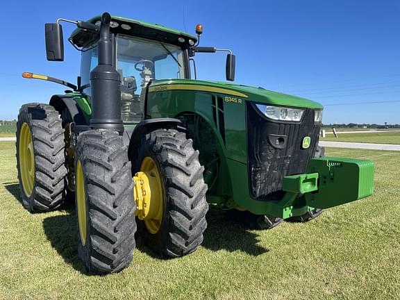 Image of John Deere 8345R equipment image 2