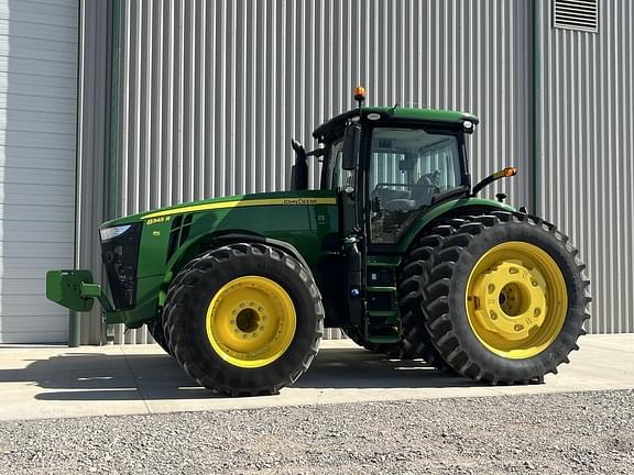 Image of John Deere 8345R equipment image 2