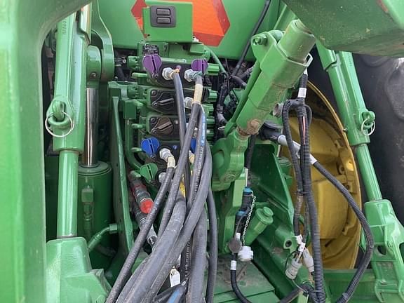 Image of John Deere 8345R equipment image 3