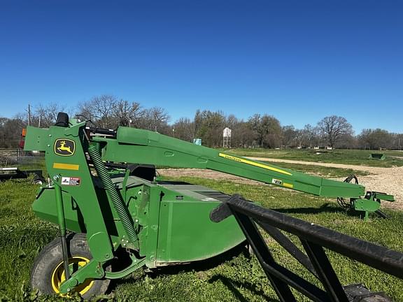 Image of John Deere 835 Primary image