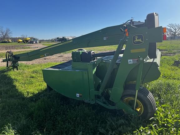 Image of John Deere 835 equipment image 1