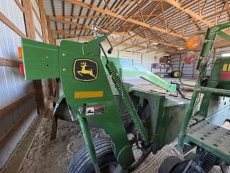 Image of John Deere 835 equipment image 1