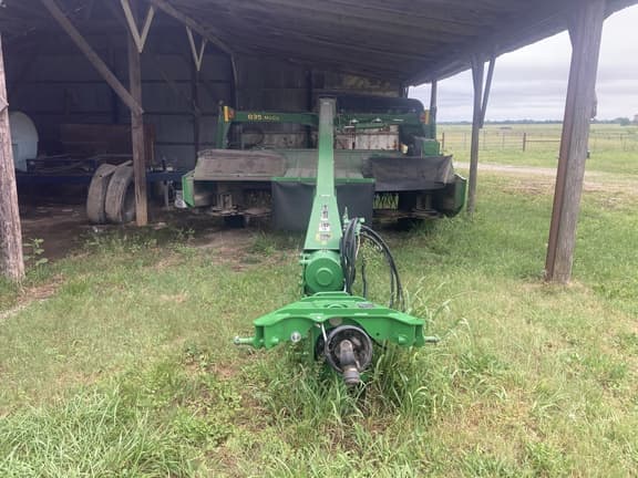 Image of John Deere 835 equipment image 2