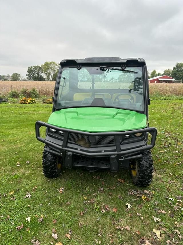 Image of John Deere XUV 835M equipment image 1