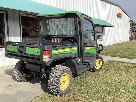 Image of John Deere XUV 835R equipment image 3