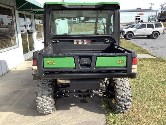 Image of John Deere XUV 835R equipment image 1