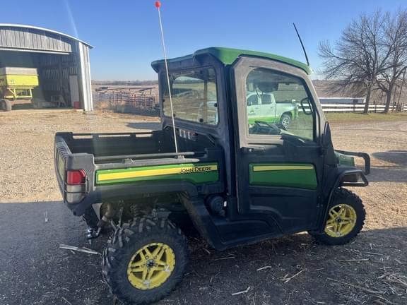 Image of John Deere XUV 835R equipment image 3