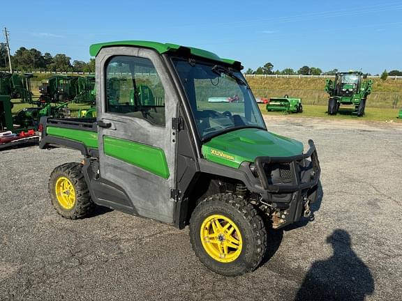 Image of John Deere XUV 835R equipment image 4