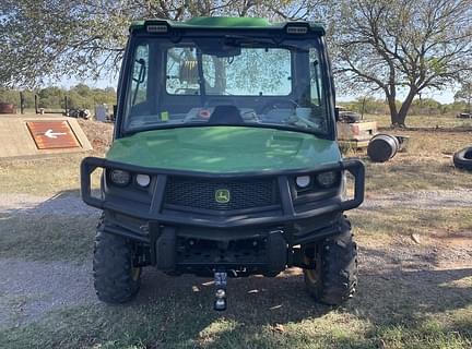 Image of John Deere XUV 835R equipment image 1