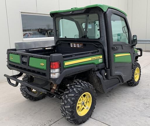 Image of John Deere XUV 835R equipment image 2