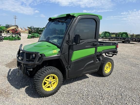 Image of John Deere XUV 835R Primary image