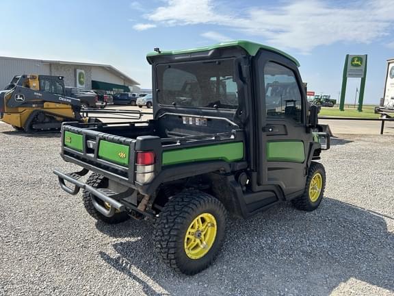 Image of John Deere XUV 835R equipment image 4
