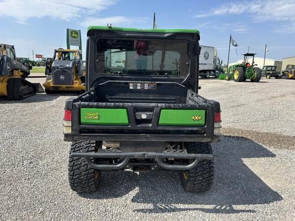 Image of John Deere XUV 835R equipment image 3