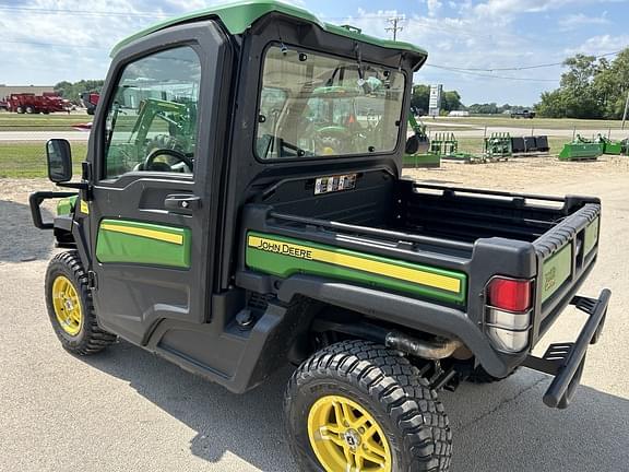 Image of John Deere XUV 835R equipment image 1