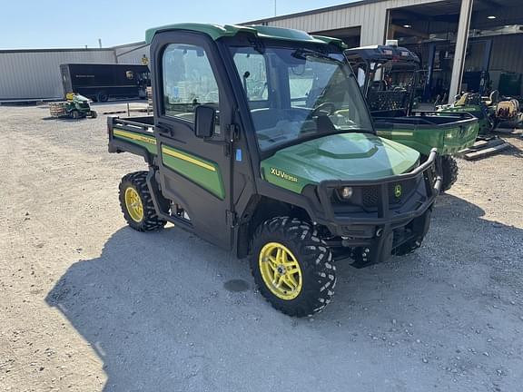 Image of John Deere XUV 835R equipment image 2