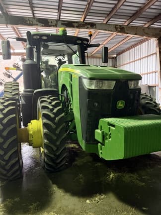 Image of John Deere 8370R equipment image 1