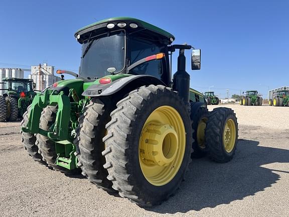 Image of John Deere 8370R equipment image 4