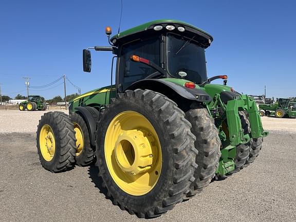 Image of John Deere 8370R equipment image 2