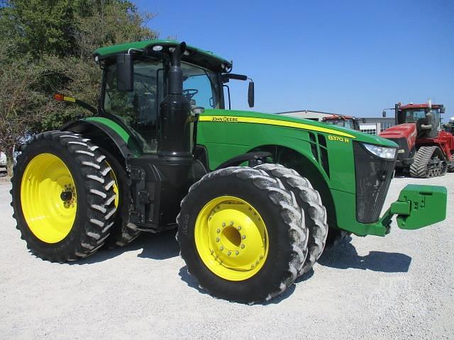 Image of John Deere 8370R equipment image 1