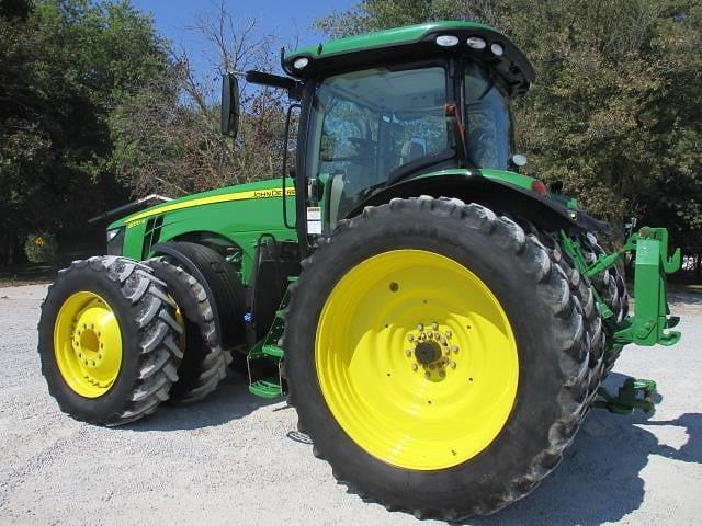 Image of John Deere 8370R equipment image 4