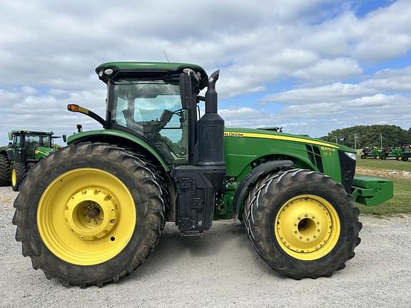 Image of John Deere 8370R equipment image 4