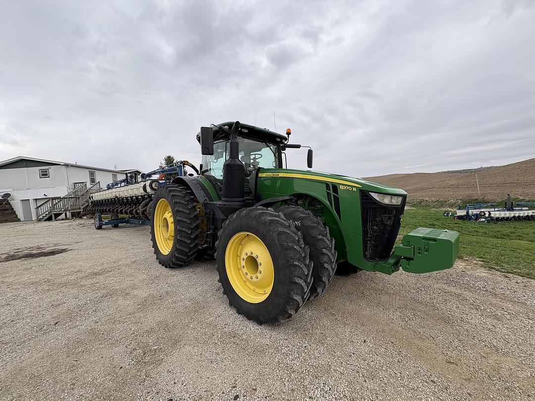 Image of John Deere 8370R Primary image