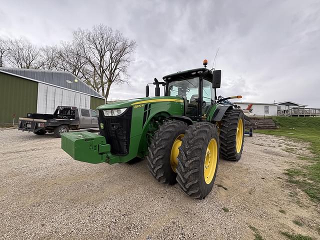 Image of John Deere 8370R equipment image 2