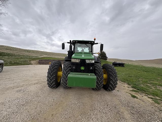 Image of John Deere 8370R equipment image 1