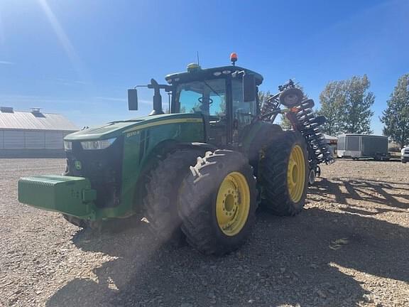 Image of John Deere 8370R equipment image 1