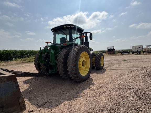 Image of John Deere 8370R equipment image 3