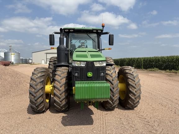 Image of John Deere 8370R equipment image 4